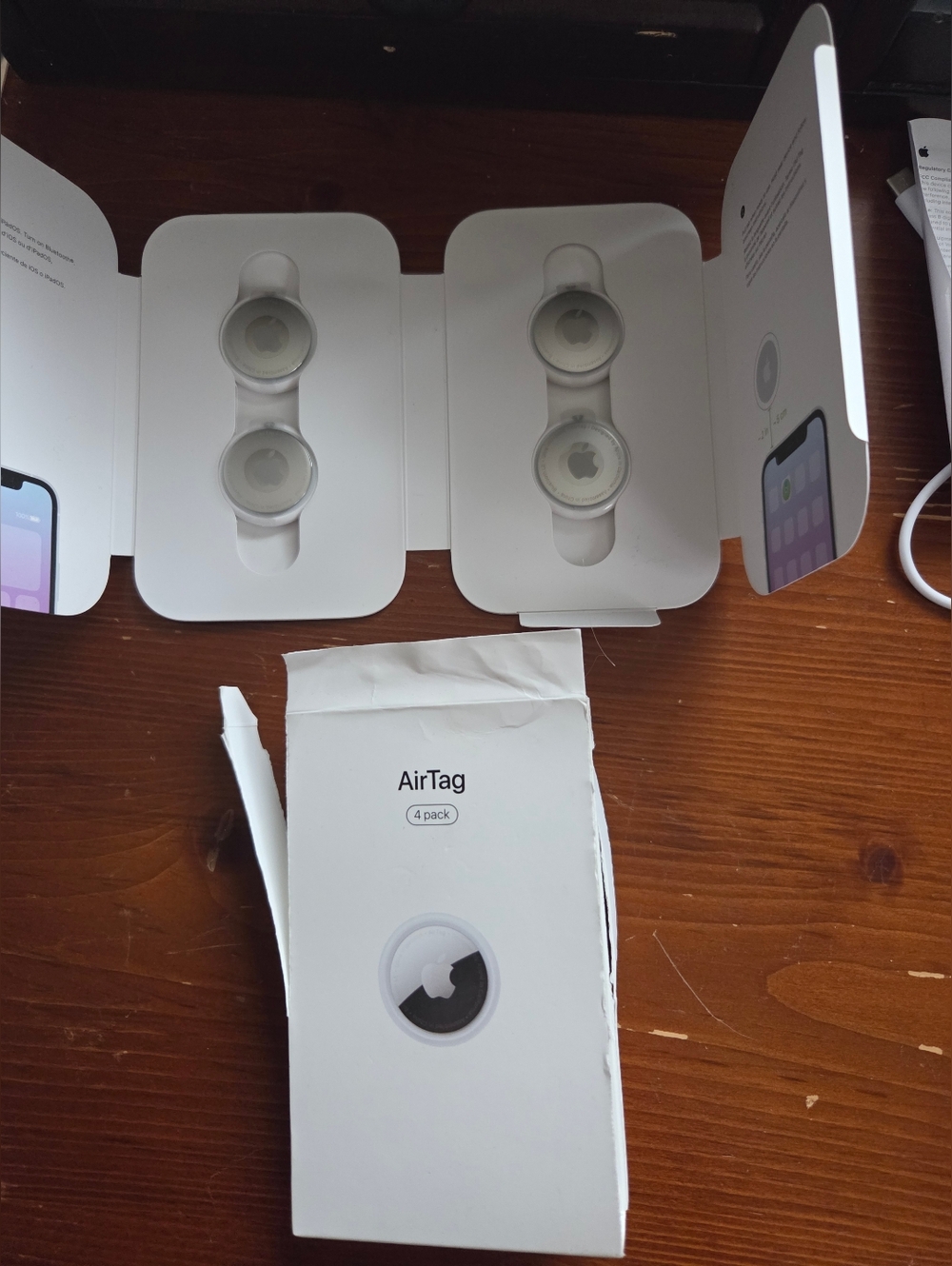 Apple AirTag 4-Pack - White and Silver Accents